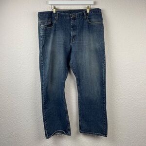 Wrangler Mens Relaxed Fit Straight Leg Medium Blue Leather Badge Denim Jeans